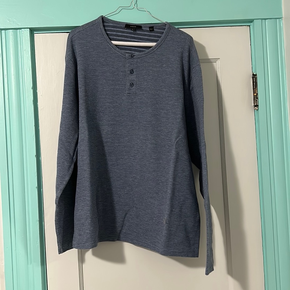 Men’s long sleeve 3 button Vince shirt